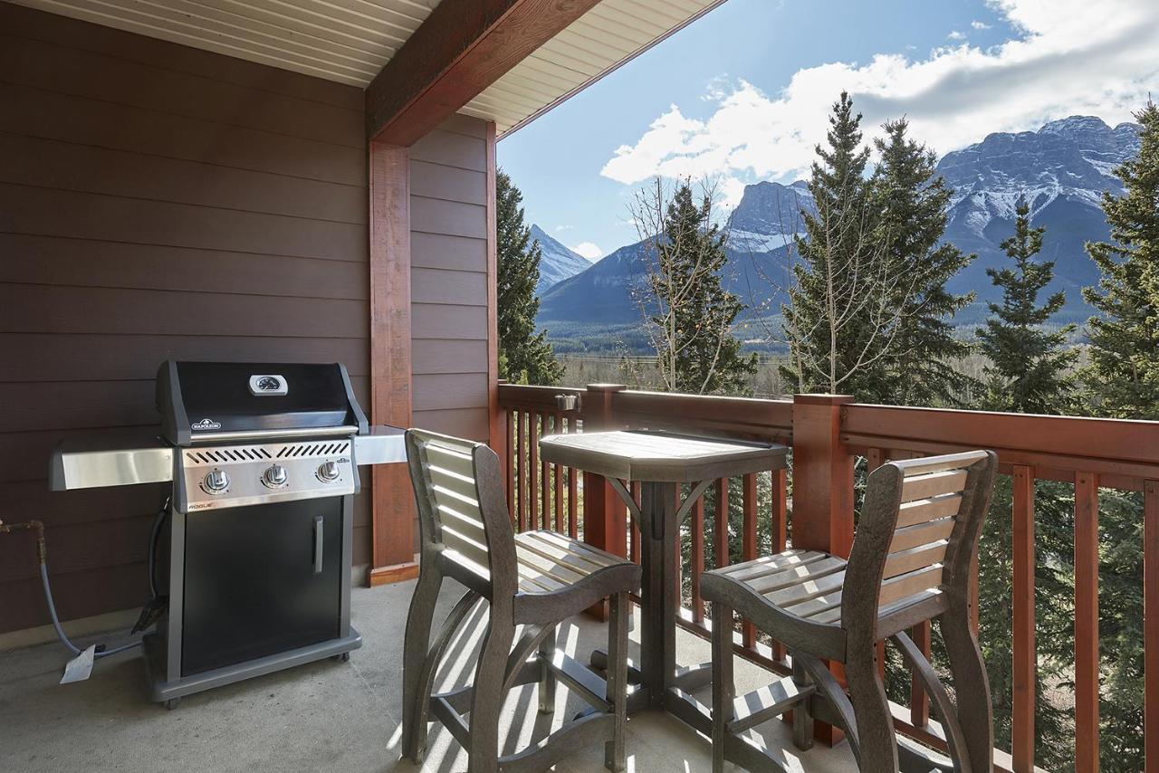 Mountain View Escape With Open Hot Tub, Views!! Villa Canmore Esterno foto